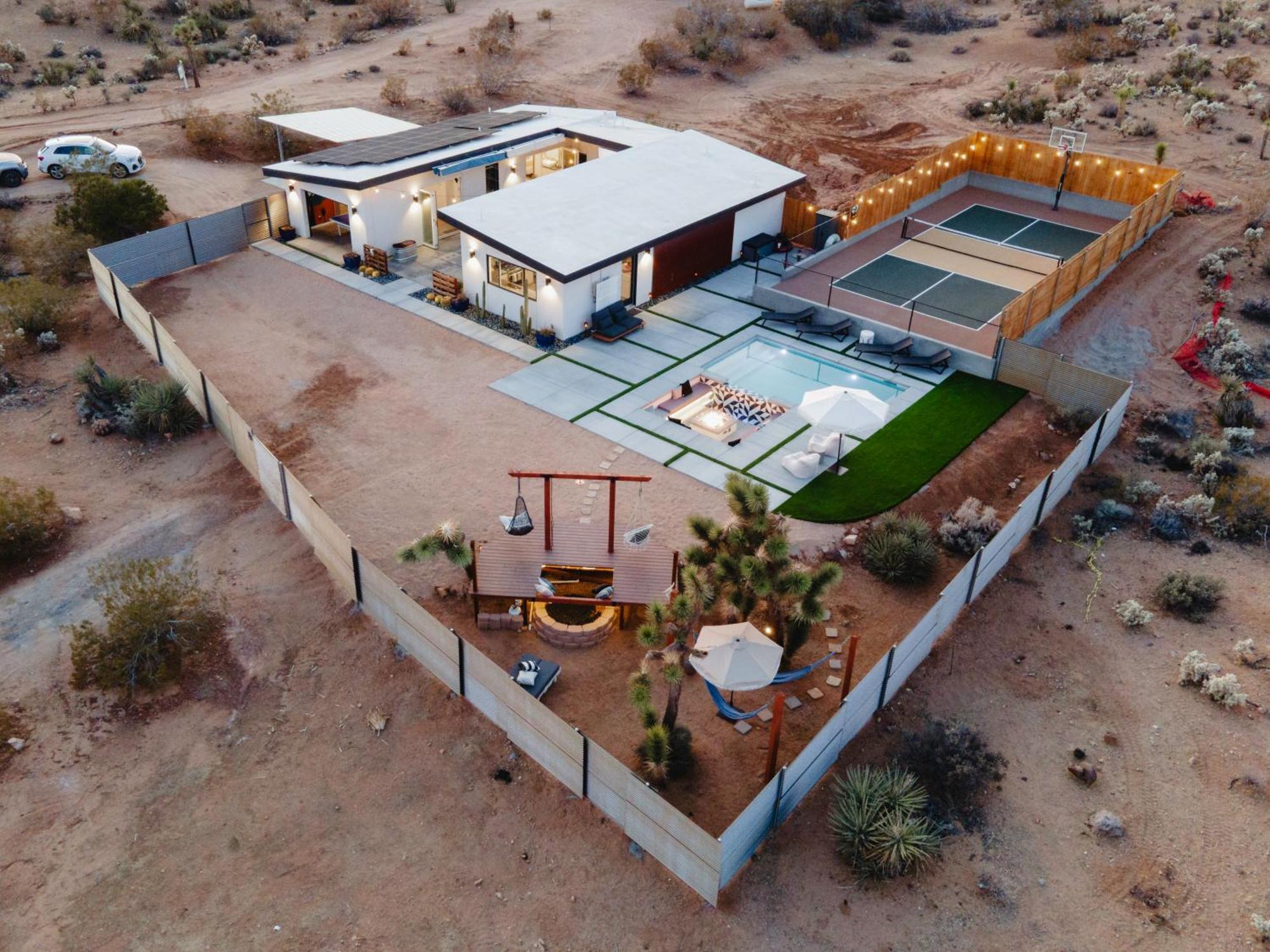 Ventana Cove Pickleball Retreat Yucca Valley Exterior photo