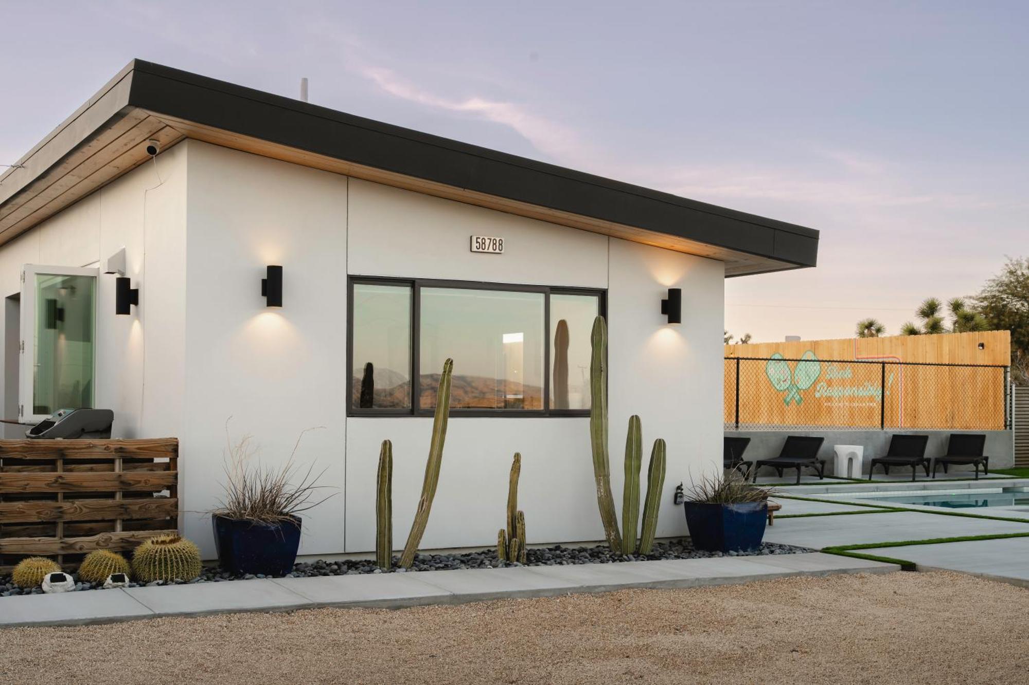 Ventana Cove Pickleball Retreat Yucca Valley Exterior photo